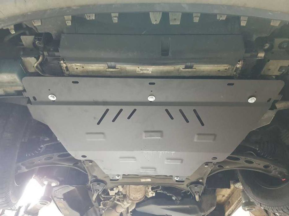 Scut motor metalic Renault Trafic 2014-prezent