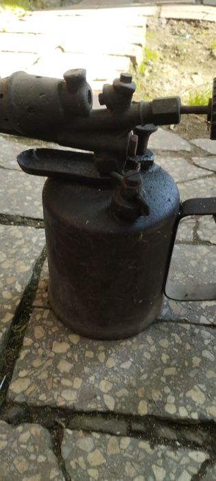 De vanzare lampa veche benzina