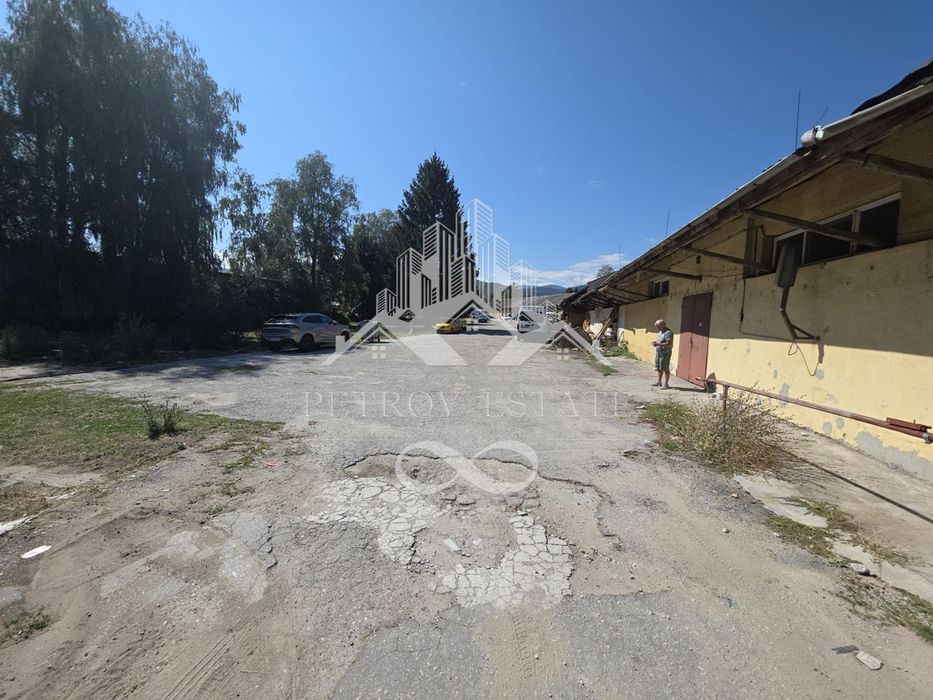 Склад в Пазарджик, област-гр.Велинград площ 1650 цена 1599000