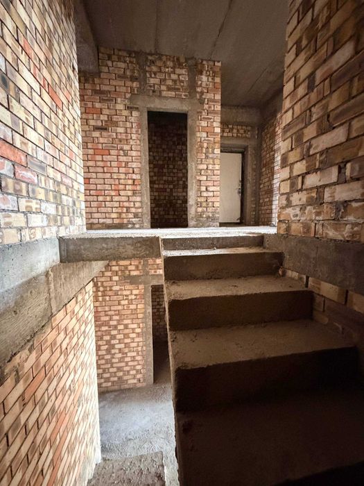 Неэ хаус Навастройка дуплекс 9-10кават кадастир мавжуд