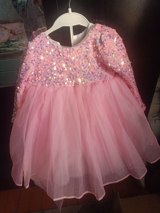 Отдам недорого платье и комбинезон