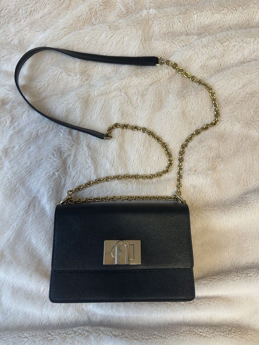 Furla  кожена мини чанта модел 1 927