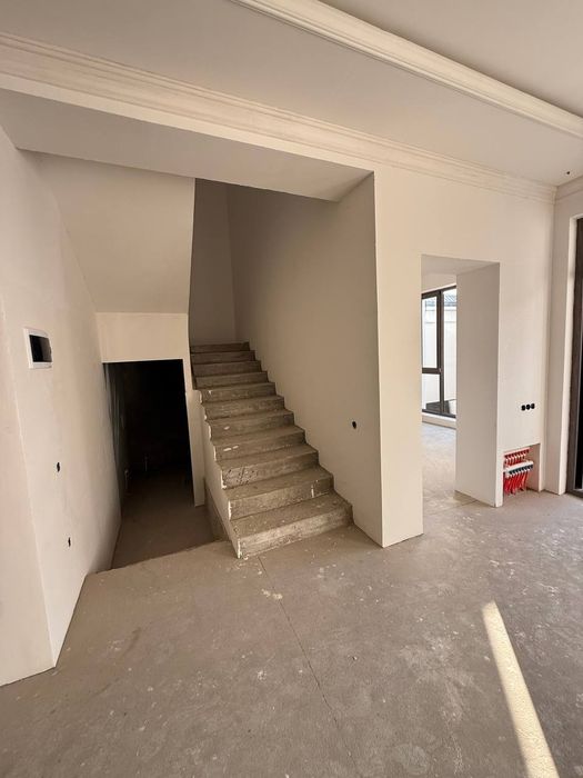 Алишеробод, Учхоз продаётся каттедж (каробка)