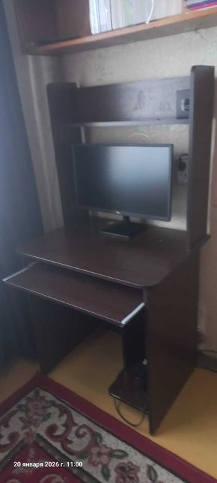 стол компьютерный
