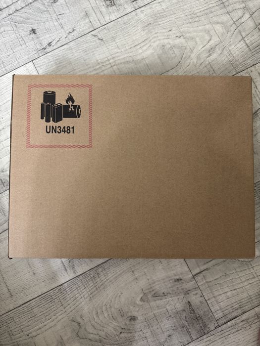 Продам Macbook Air 13 2024 M2 16/256 Space Gray