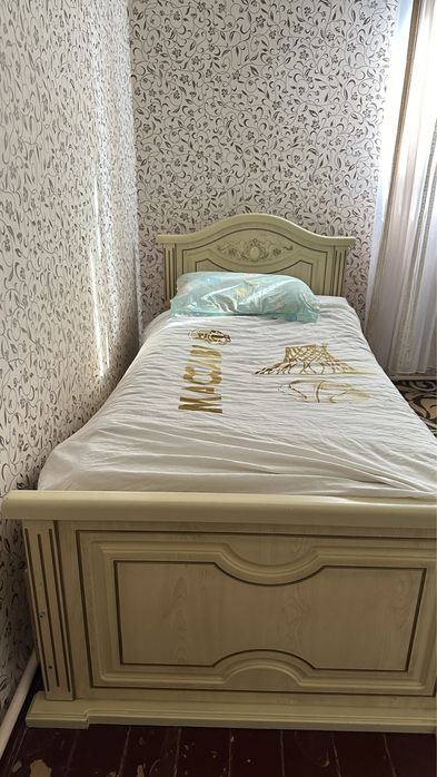 шкаф 240х235 стенка 1.60 кровать 200х90х2 матрас ортапед новый