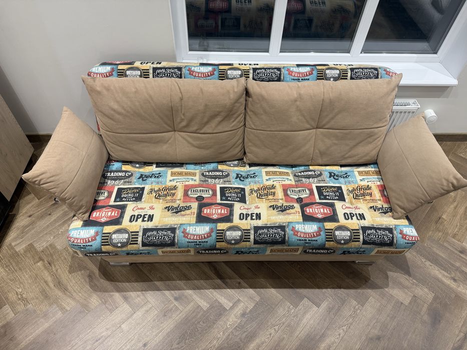 Продам Диван В ОТЛИЧНОМ состоянии