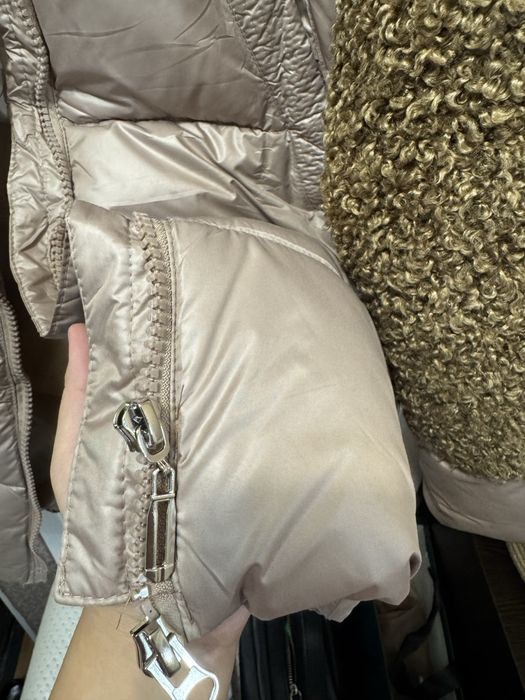 Продам куртку за 10000 тг