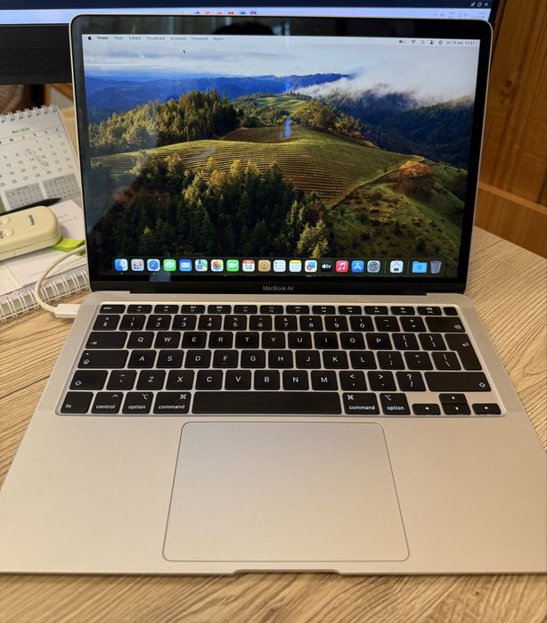MacBook Air 13” 2020 – Intel i3 / 8GB RAM / SSD 256GB / Retina