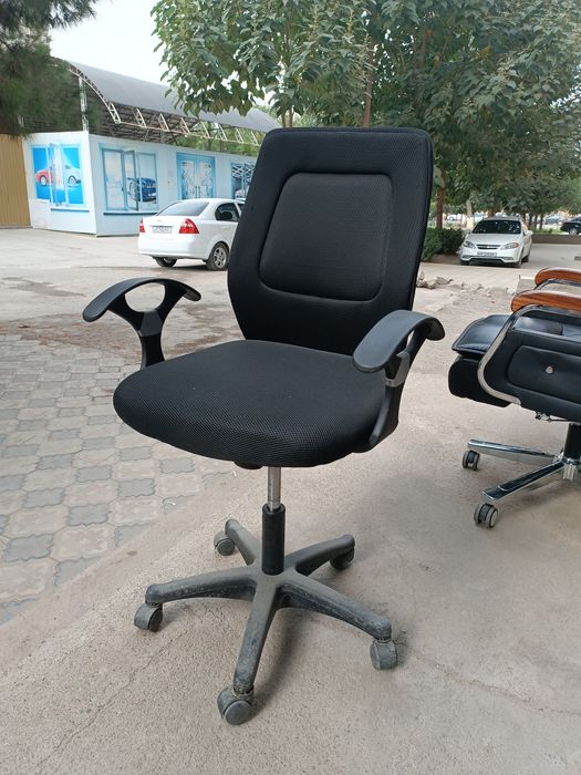 Offis kreslolari ishlab chiqaramiz va taʼmirlaymiz