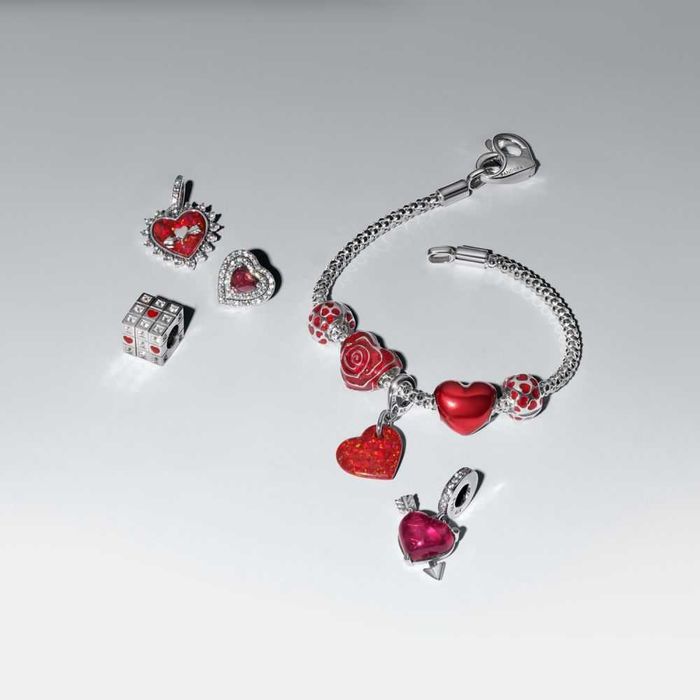 Talisman Pandora inimă roșu opalescent, pret excelent!