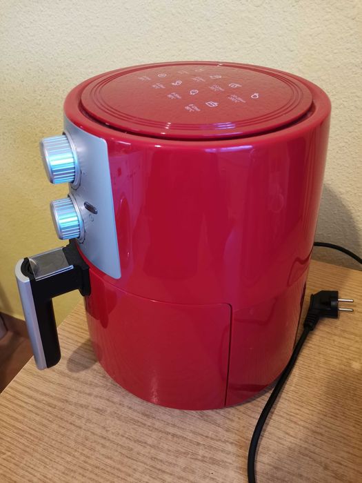 Продавам фритюрник Delimano Air Fryer Pro Red с обем от 3,5 L