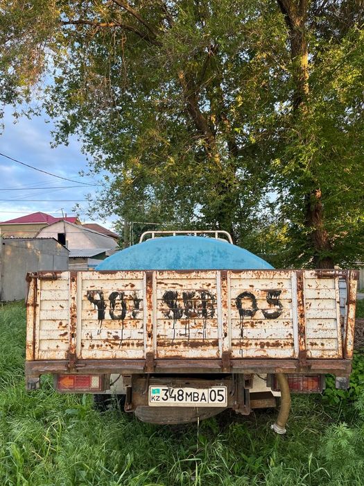 Продается водовоз JIN, дизель, рабочее состояние