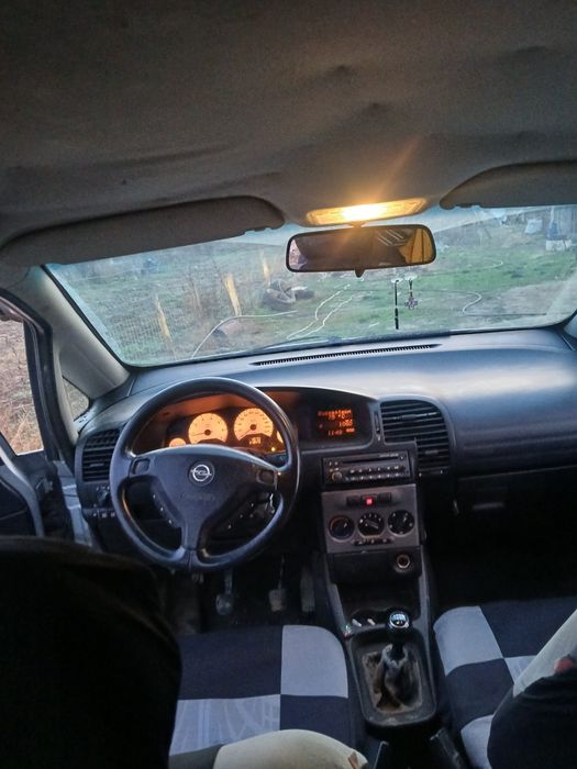 Opel zafira 1.8 16 v cu gpl