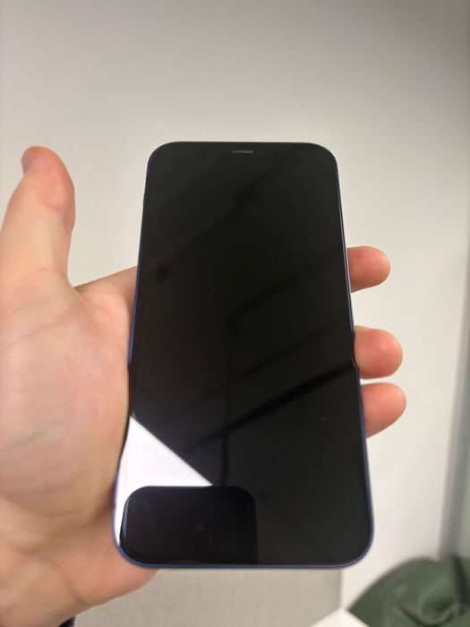 Iphone 12 в хорошем состояние