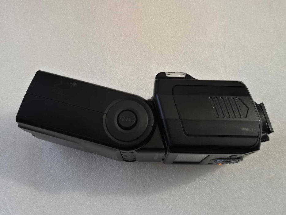 Blit Olympus FL-600R Electronic Flash, Wireless RC, LED 12mm