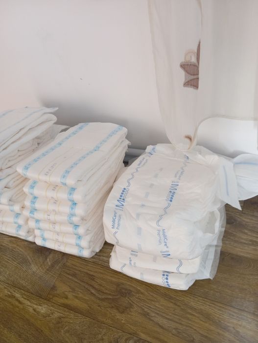 Scutece / Pamperși adulți SENI XL (15 buc) și MoliCare (5 buc)