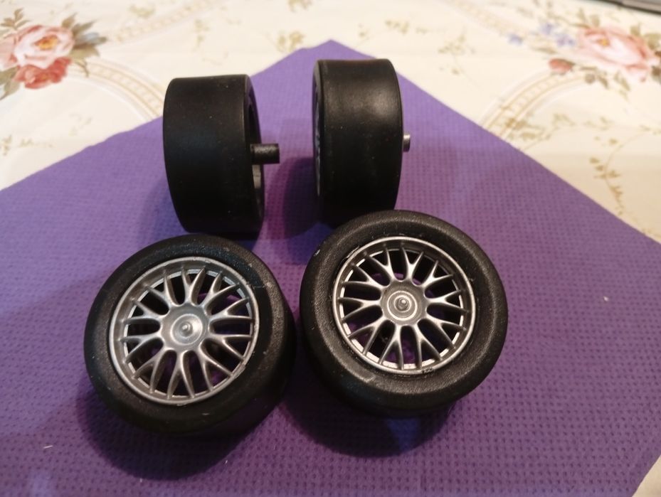 Колела за модели в мащаб 1:18