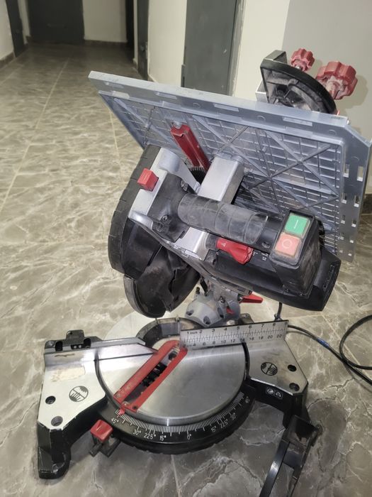 Универсальная торцовочная пила