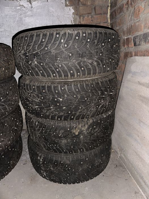 Maxxis R15 195/55 шипованные резины
