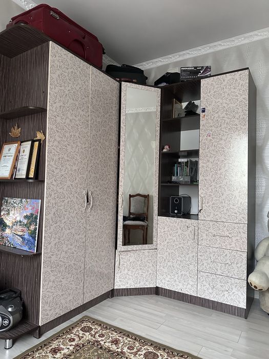 Продается угловой шкаф