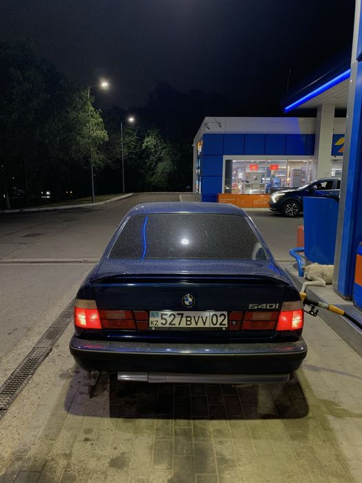 BMW 525I 1991 года продам