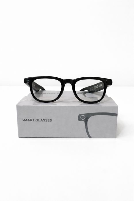 Smart glasses with AI