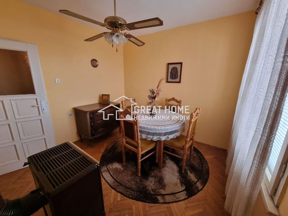 Четиристаен ! Трапезица !