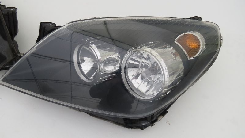 Фар Фарове Предна броня стоп Opel Astra H Hella хечбек комби фейслифт ...