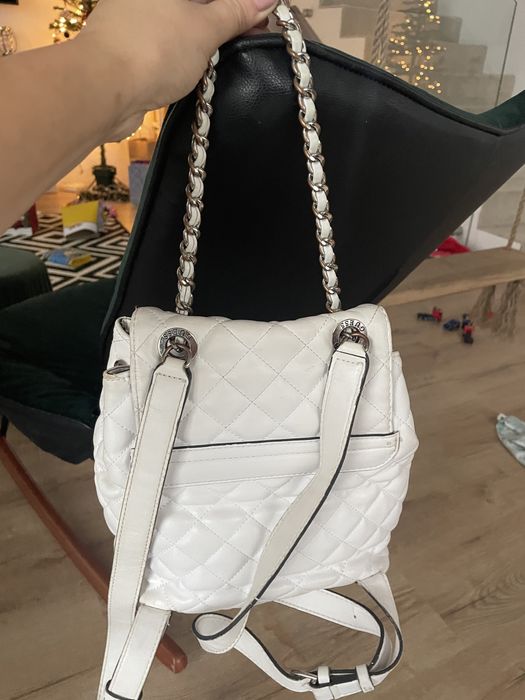 Vand ghiozdanel Guess original