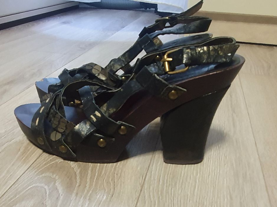 Босоножки. Сабо Carlo pazolini.