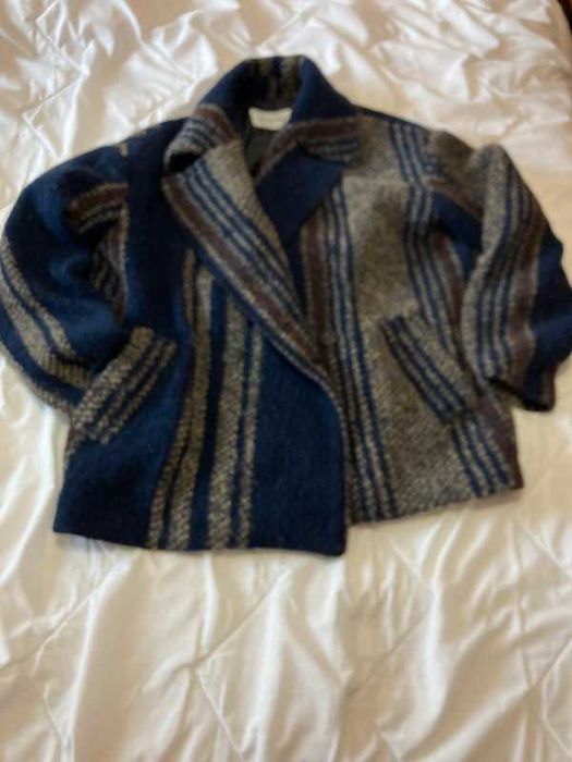Scurta Promod, 60% lana, noua, fabricata in Maroc