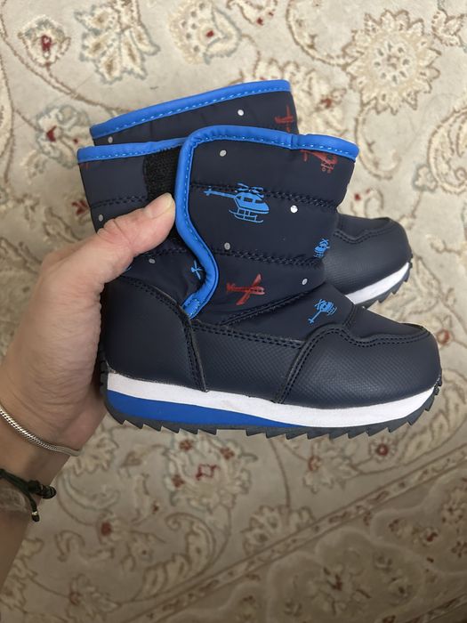 Срочно продам зимние ботинки для мальчика