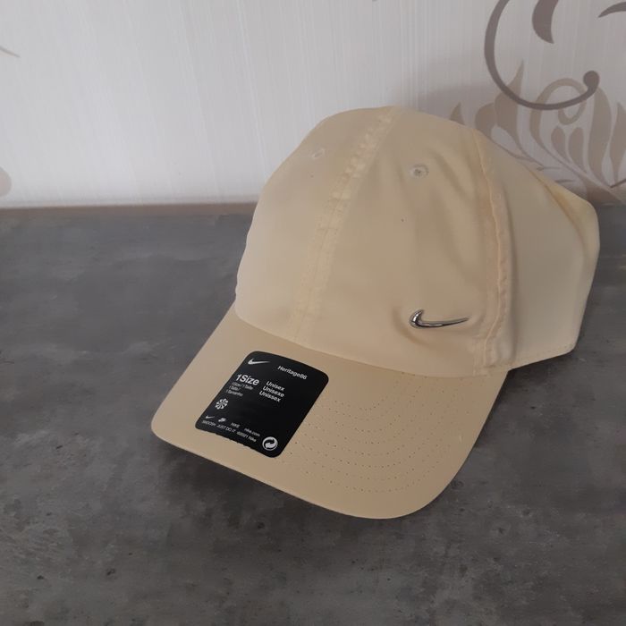 Vand șapca marca Nike