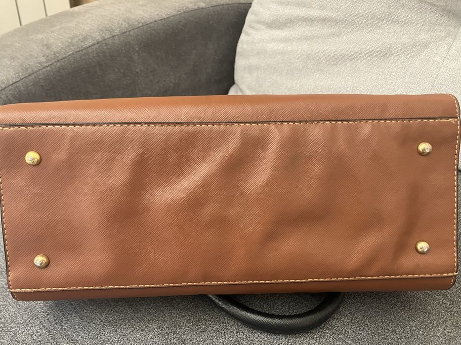 Евтини дамски чанти Michael Kors в тъмно синьо и кафяво кожени