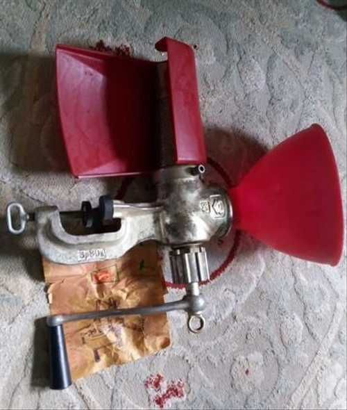 Соковыжималка чугунная ручная шнековая, СССР, 70-80 г.г