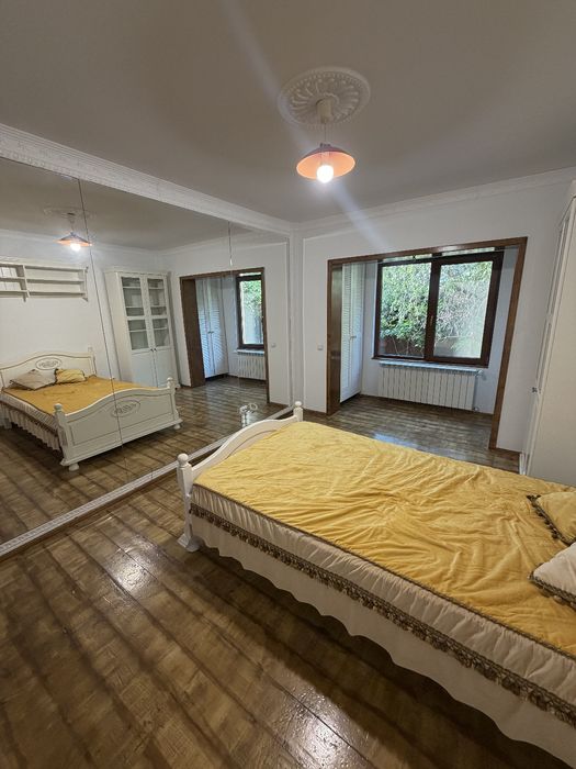 Apartament tip  Duplex de 135 mp, 250 mp gradina, 3 locuri de paracare - 1141 E/mp