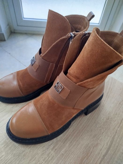 Дамски боти в отлично състояние  естествена кожа и велур