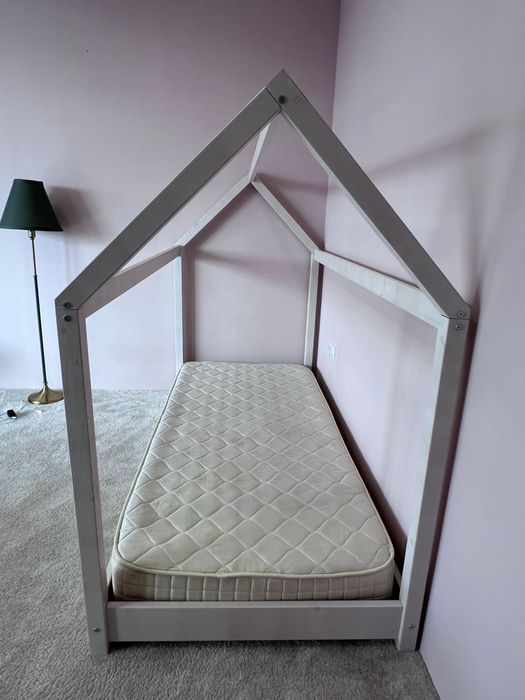 Pat din lemn pentru copii