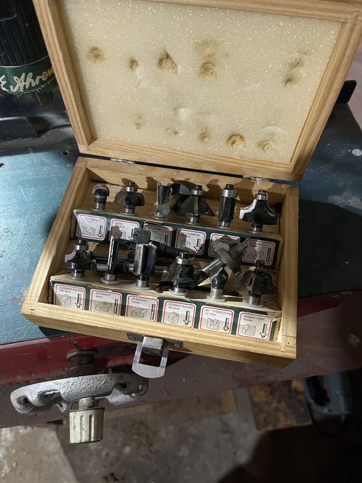 Polizor unghiular si freza pentru canturi