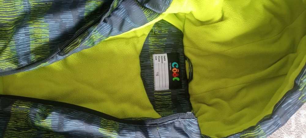 Детская куртка осень