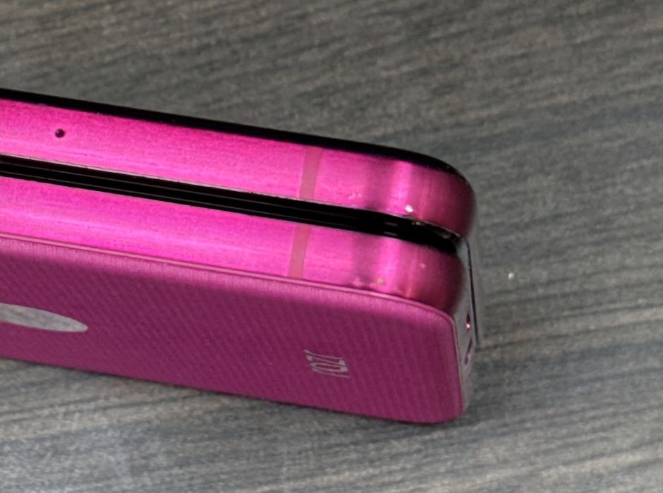 512GB Motorola Razr 60 Ultra Yettel Гаранция 2029г. Pink / Розов