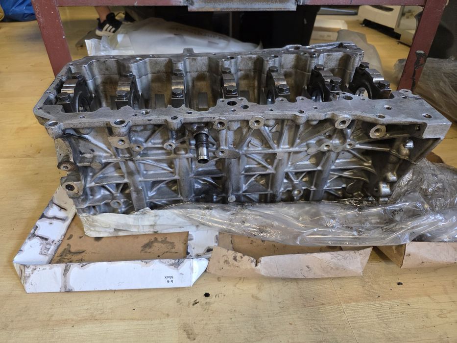 Bloc motor chiulasa, ax cu came, capac baie ulei pistoane N57