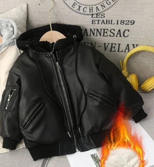 Куртка на мальчика эко кожа..