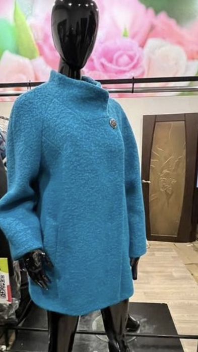 Новое женское пальто Букле