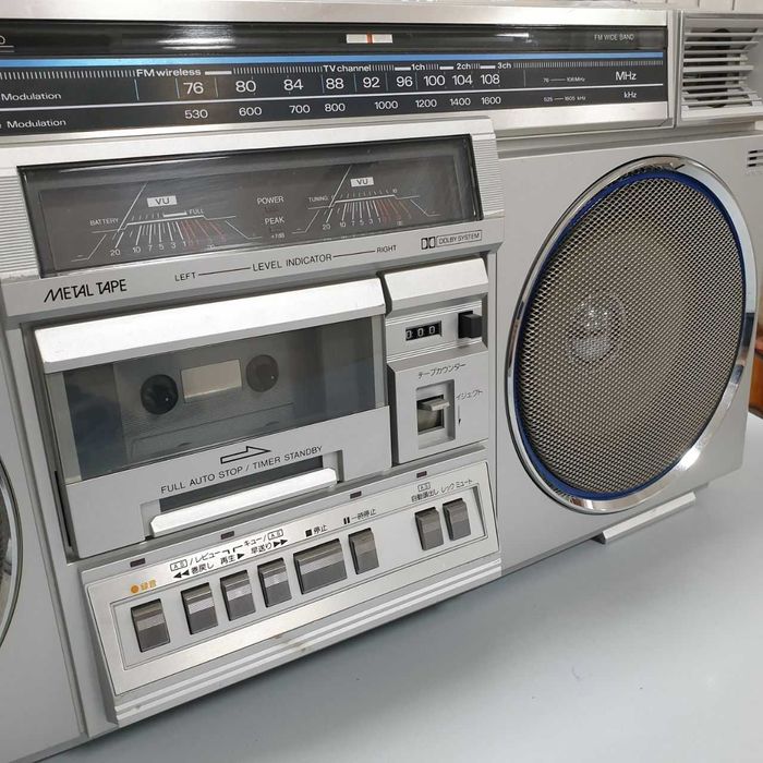 Продается кассетная магнитола