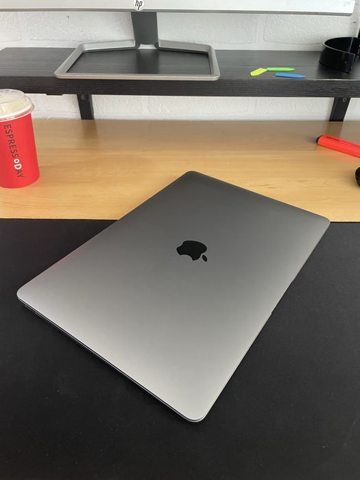 Macbook Air M1 почти новый