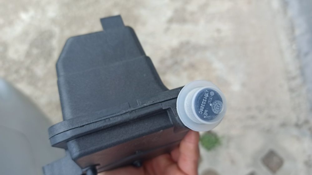 казанче за хидравликата VW golf, Bora, Audi, Seat, Skoda