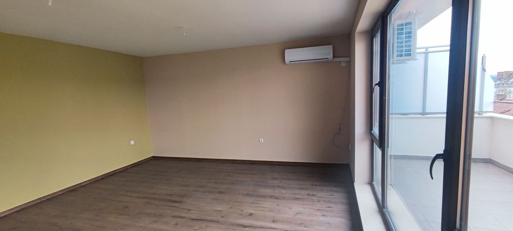 Продава се Тристаен апартамент в Казанлък - 110 кв.м за 1372 €/кв.м - Снимка #11