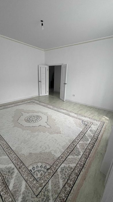 Продам 2 ком.квартиру на Батыс -2